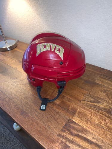 Used Medium Bauer Pro Stock 4500 Helmet