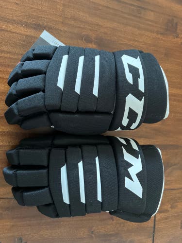CCM 14" Tacks 4R2 Gloves