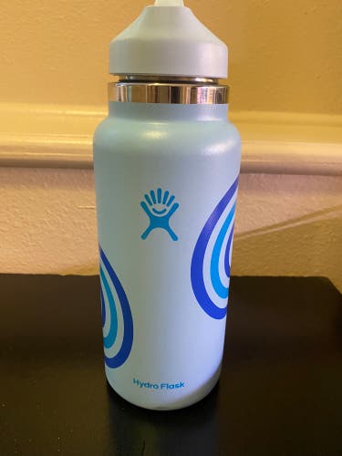 32 oz Refill For Good Wide Mouth Hydroflask and 32 oz Wide Mouth Hydroflask (2 Hydros)