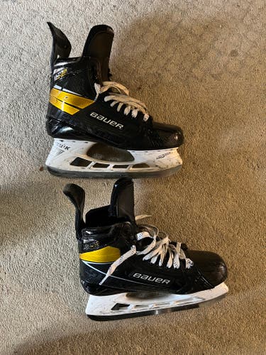 Senior Used Bauer Supreme UltraSonic Hockey Skates Regular Width Pro Stock Size 9.5