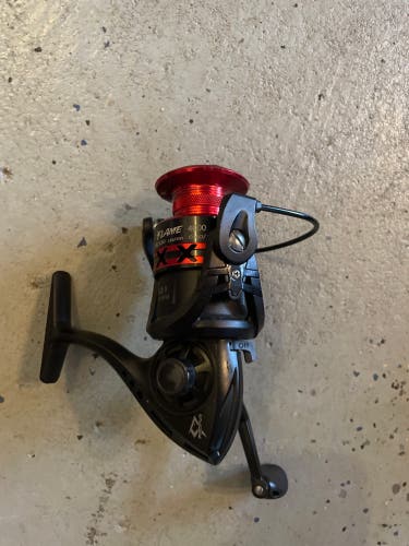 NEW Pisci Fun Flame 4000 Fishing Reel