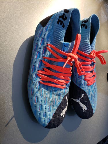 Blue Used Men's Size 6.0 (Women's 7.0) Molded Cleats Puma Future Cleats