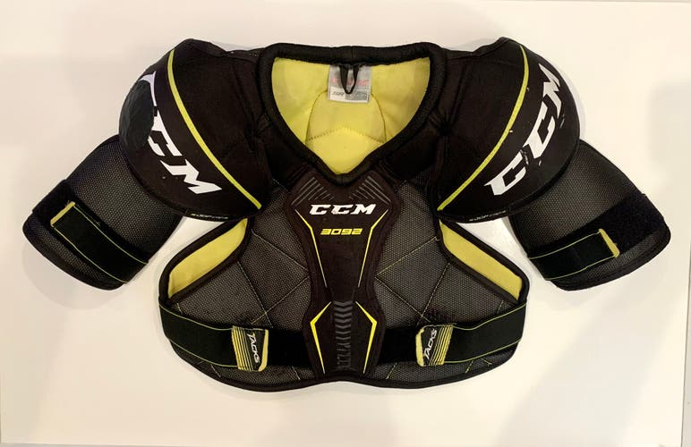 Senior Medium CCM  Tacks 3092 Shoulder Pads