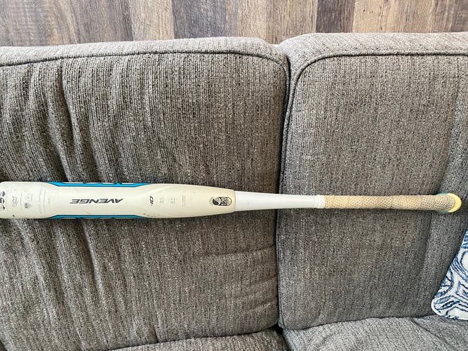 Composite (-10) 21 oz 31" Avenge Bat