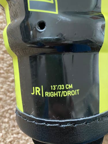 Warrior alpha dx Shin Pads