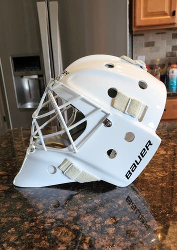 Senior Used Bauer 950X Goalie Mask Large