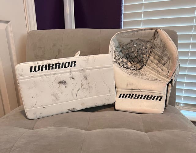 Warrior Ritual R/G5 Pro Glove And Blocker Set (medium palm Blocker/intermediate Palm Glove)