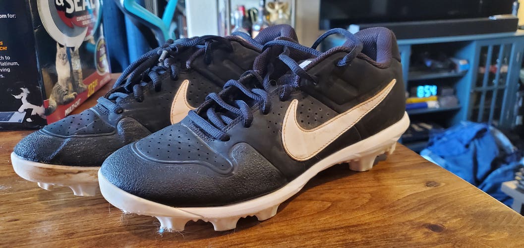 Black Used Adult Size 8.5 Molded Cleats Nike Low Cut Alpha Huarache Varsity 2 Low MCS