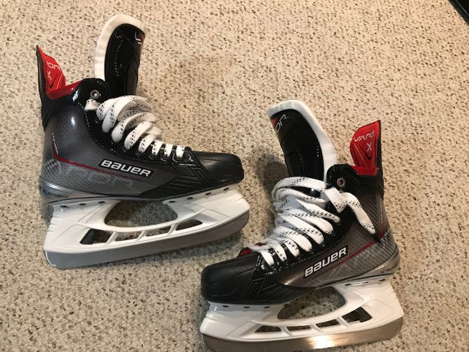 Senior Bauer Vapor XLTX Pro+ Hockey Skates Size 8.5 Fit 2 Used twice