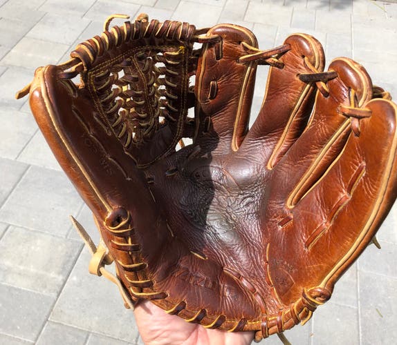Used Infield 11.5" Classic Pro Soft Baseball Glove