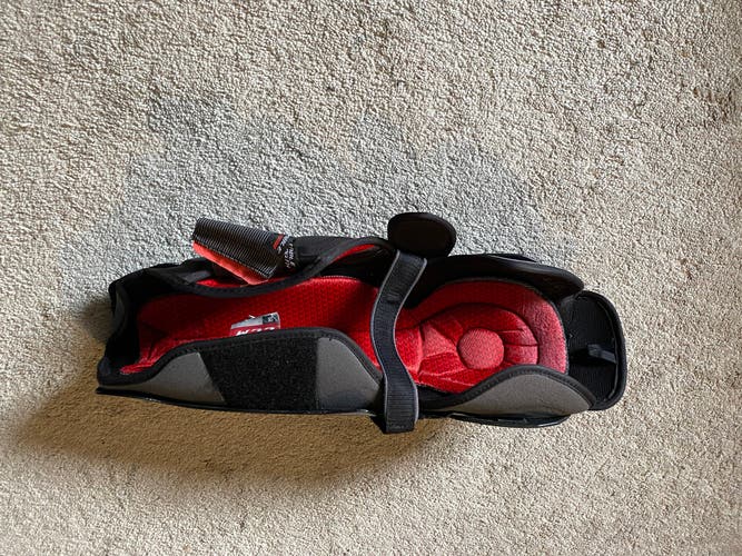 CCM  JetSpeed FT370 Shin Pads