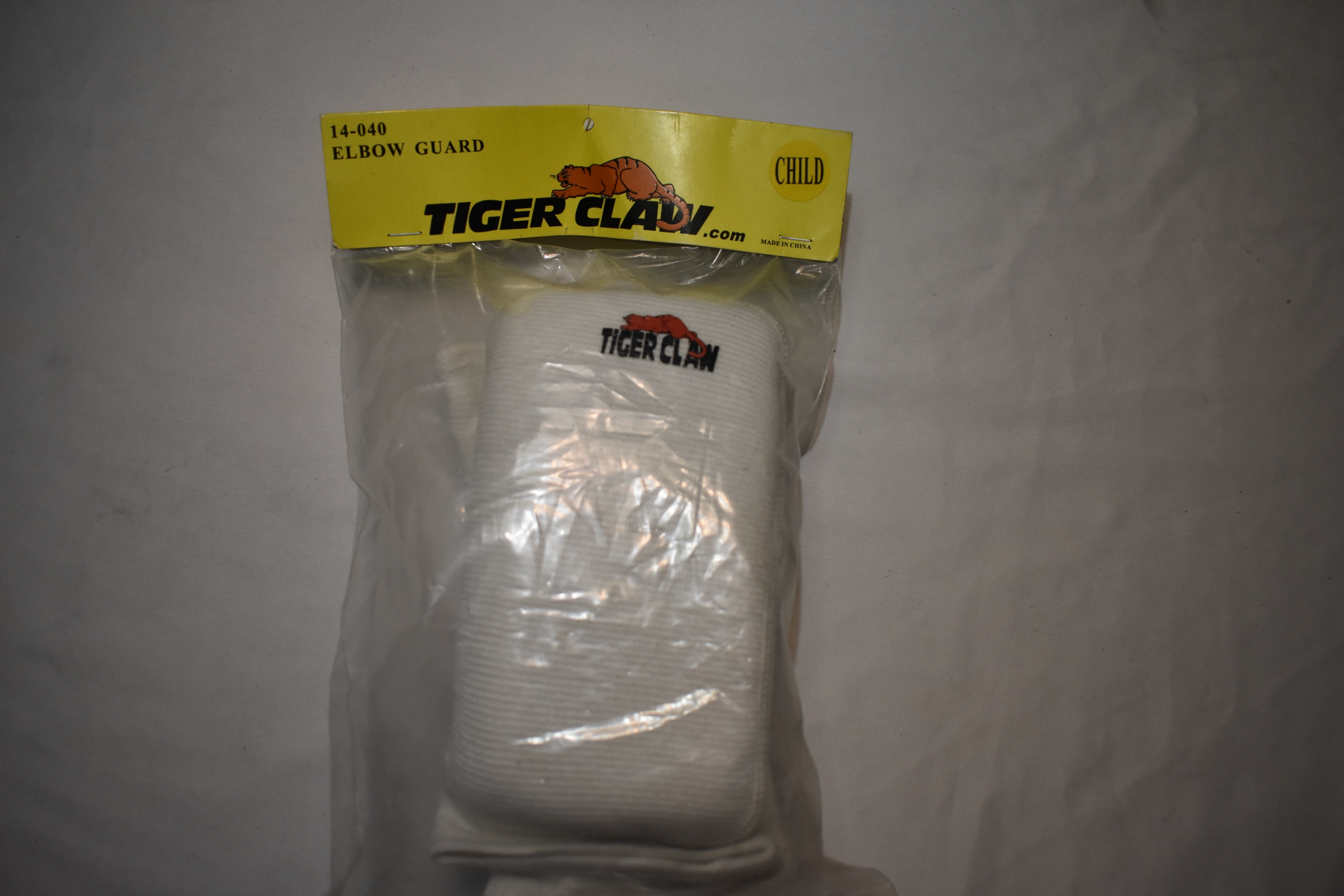 NEW - Tiger Claw Elbow Pads, White, Youth
