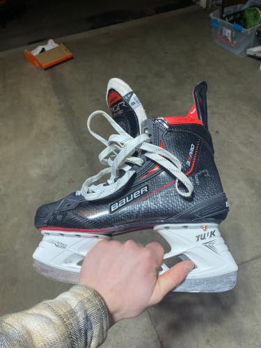 Senior Bauer Size 8 Vapor 3X Pro Hockey Skates