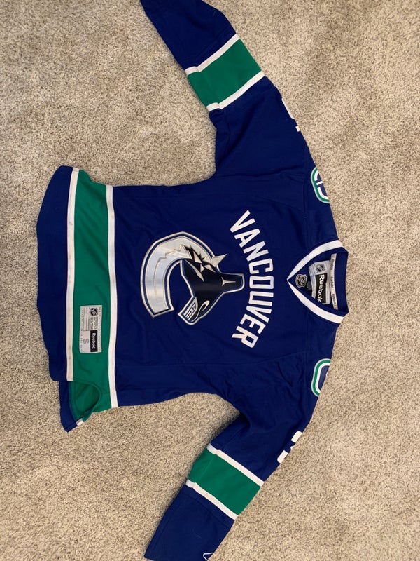 1996-97 VANCOUVER CANUCKS FOUNTAIN #30 STARTER JERSEY (AWAY) Y - Classic  American Sports
