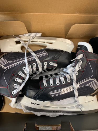 Brand new Bauer vapor 400x skate  10D