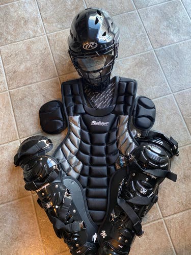 New Rawlings/Macgregor Catcher's Set