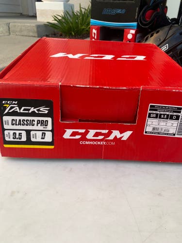 Senior CCM Tacks Classic Pro Skates