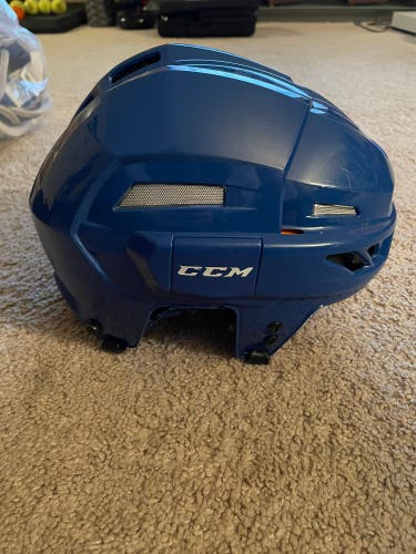 New Medium CCM Fitlite 3DS Helmet