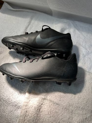 Black Unisex Used Size 6.0 (Women's 7.0) Molded Cleats Nike Cleats