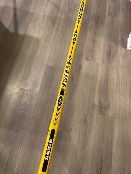 Bauer EASTON SYNERGY GRIP STICK YELLOW