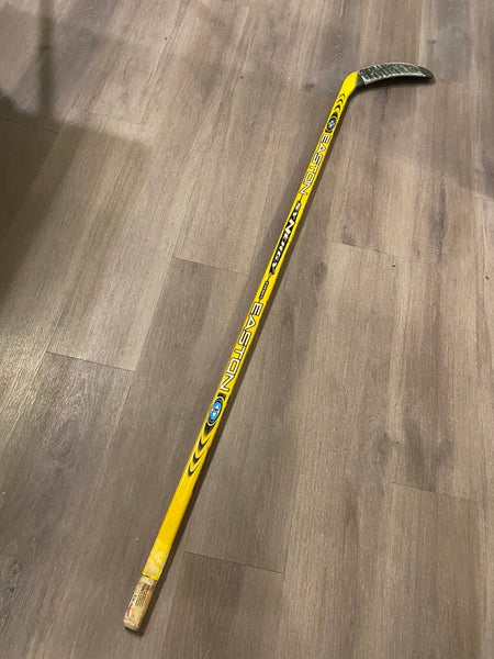 Used Left Hand Sakic Synergy Grip Hockey Stick Yellow Easton