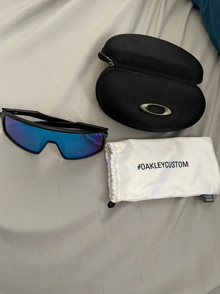Used One Size Fits All Oakley Sutro Sunglasses