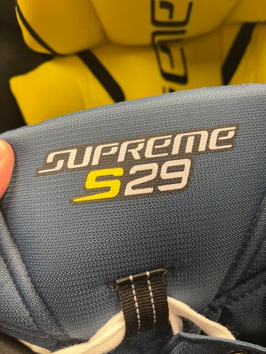 Senior Medium Bauer Supreme S29 Hockey Pants