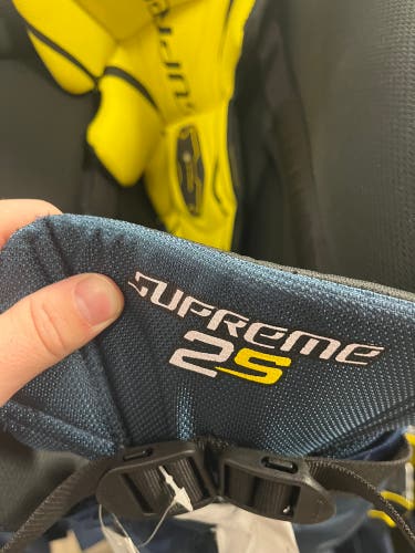 Senior Medium Bauer Supreme 2S Hockey Pants