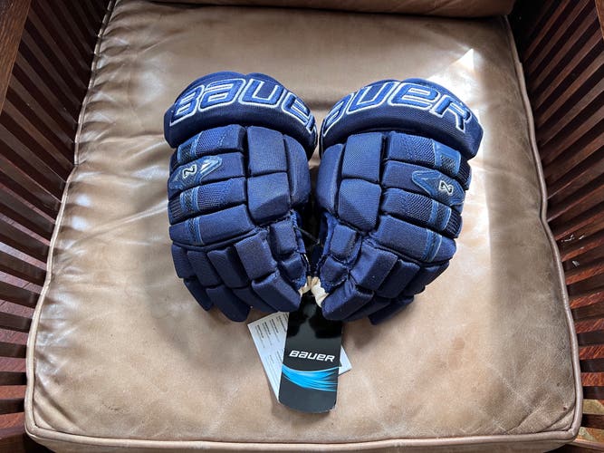 Bauer 11"  Nexus N9000 Gloves Brand New With Labels Navy Blue