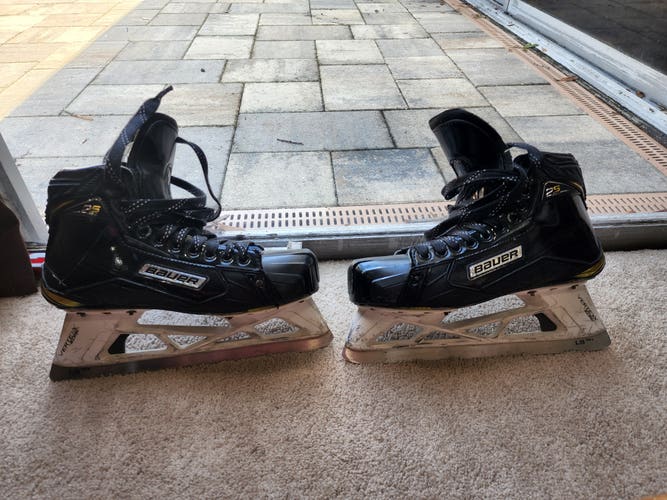 Bauer Size 8 Supreme 2S PRO Goalie Skates Regular Width Used