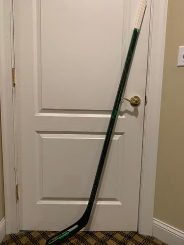 BAUER NEXUS ADV HOCKEY STICK RH P92 77