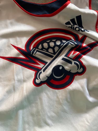 Cannons Pinnie