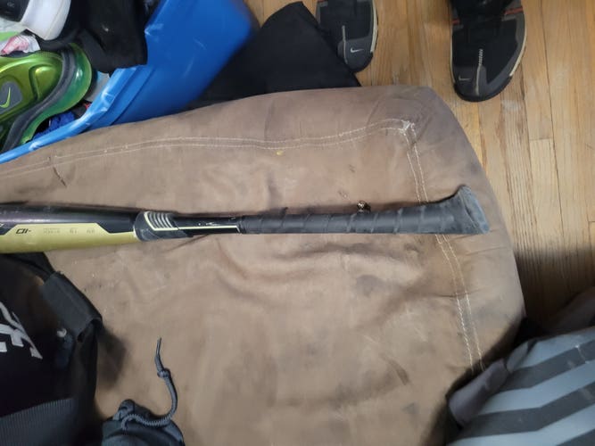 Used USSSA Certified Composite Avenge Bat (-10) 19 oz 29"