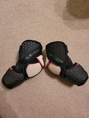 Used Small Easton Synergy GX Elbow Pads
