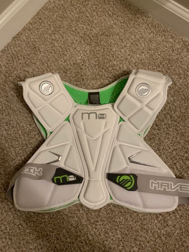 New Large Maverik M4 Shoulder Pads