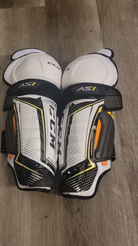 CCM Super Tacks AS1 Shin Pads size 15