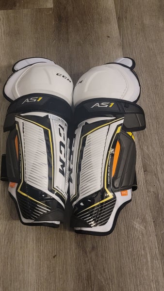 CCM Super Tacks AS1 Shin Pads size 15