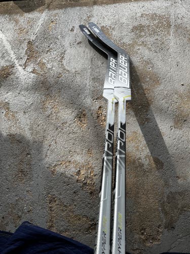 2 Bauer Hyperlite Goalie Stick 26in. Grey