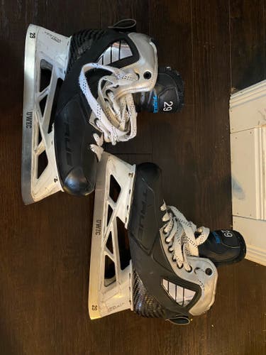 Senior Used True 2 Piece Hockey Goalie Skates Regular Width Size 7.5