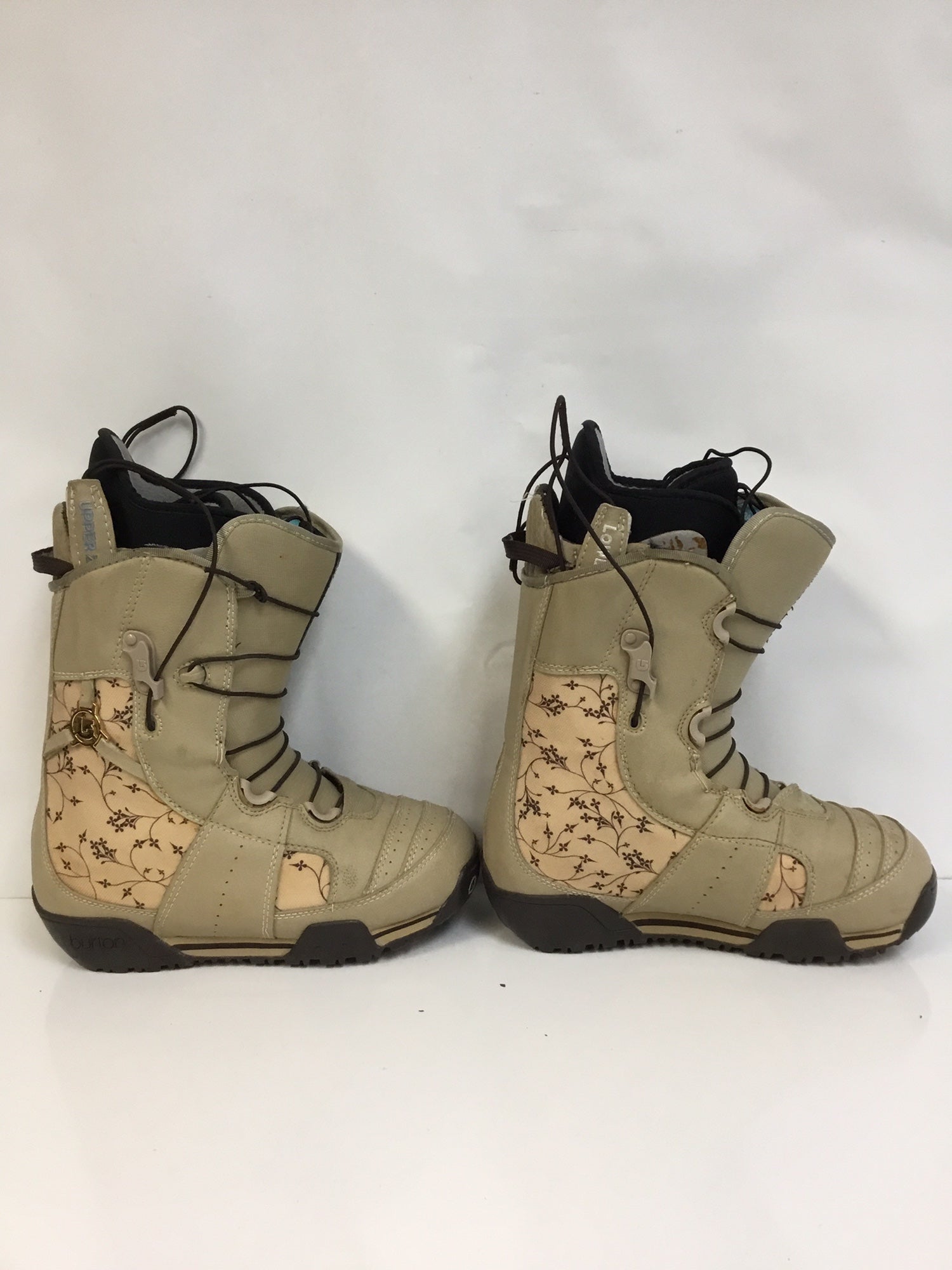 burton emerald snowboard boots tan Men's Photon BOA reflective tech that seals in body heat to keep your toes warm and the custom feel of heat Burton Emerald Snowboard Boots (*Broken