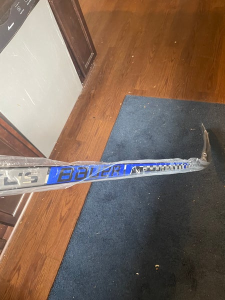 Senior Right Handed Mid Pattern Pro Stock Nexus 2N Pro Hockey Stick