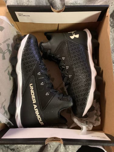 Under armour hammer football cleats size 4y brand new In box