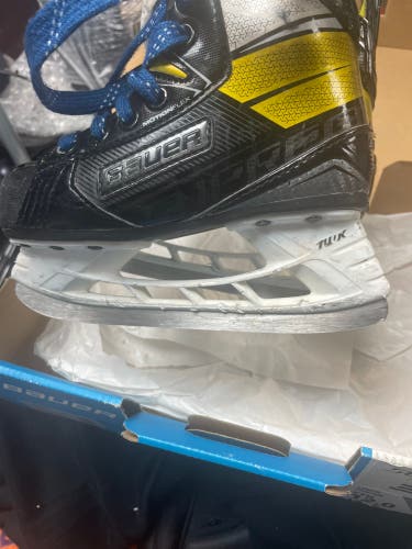 Bauer 3s youth hockey skate