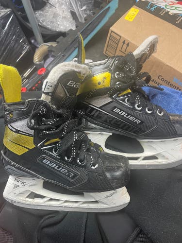 Used Bauer Size 1.5 Supreme 3S Hockey Skates