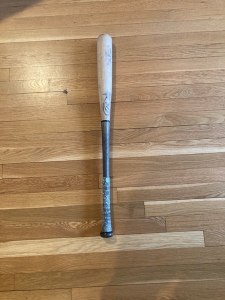 Rawlings big stick wooden baseball bat.