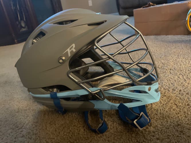 Lacrosse cascade mens R helmet!! Real nice