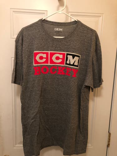 Gray Adult Unisex Used XXL CCM Shirts