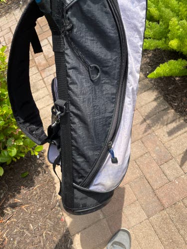 Junior golf stand bag