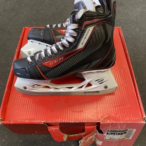 CCM Size 8.5 JetSpeed 280 Hockey Skates