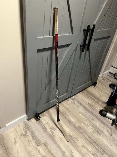 Junior Left Hand Mid Pattern  Vapor FlyLite Hockey Stick